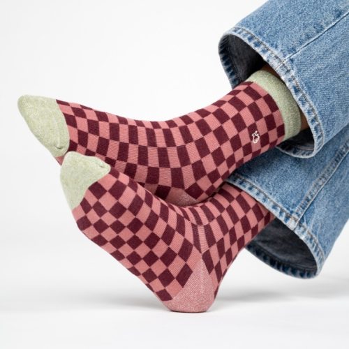 Chaussettes à Carreaux Bordeaux et Rose – Image 2