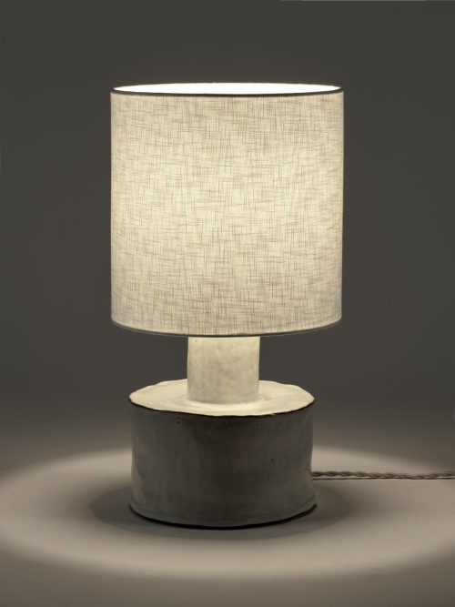 Lampe de table Catherine grès blanc & tissu beige, Serax – Image 4