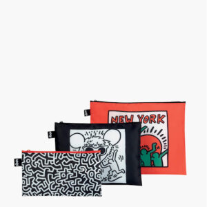 Keith Haring nous emmène dans les rues sapides de New York, pleines de puissantes peintures murales et de graffitis courageux. Sentez le rythme rapide de la Grosse Pomme avec ce lot de 3 pochettes LOQI Untitled, Andy Mouse et New York, des créations de Keith Haring.